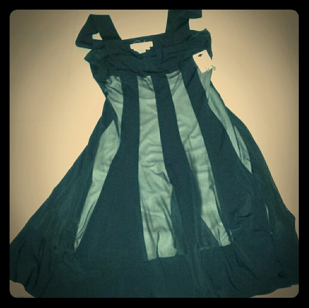 One Maddie Black and Nude Dress size 8P